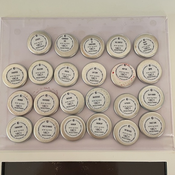 Colourpop Pressed Pigment & Glitter Eyeshadow Palette - Picture 4 of 4